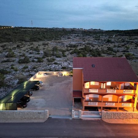 Kameni Put Lejlighed Ražanac Eksteriør billede
